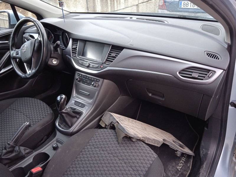 opel astra k sports tourer (b16) del año 2017