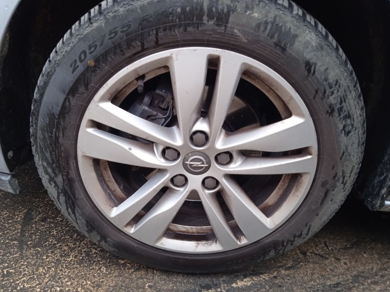 opel astra k sports tourer (b16) del año 2017