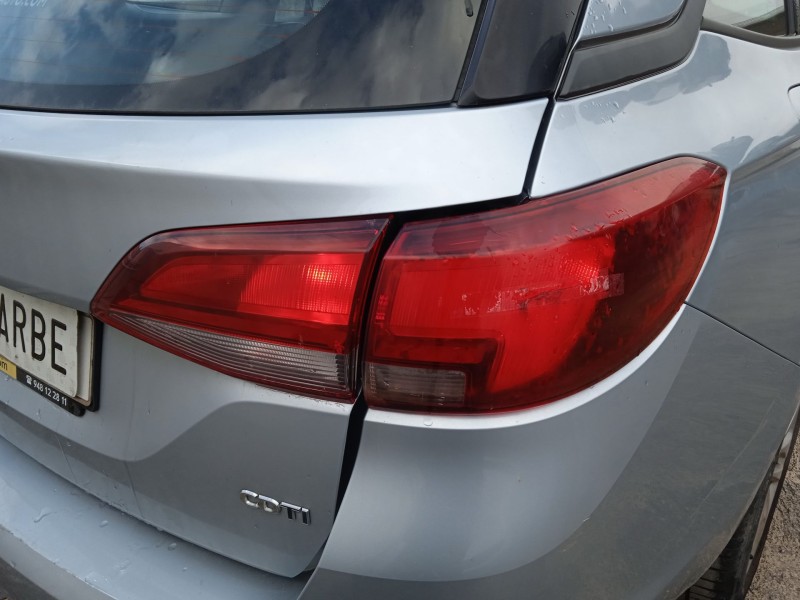 opel astra k sports tourer (b16) del año 2017