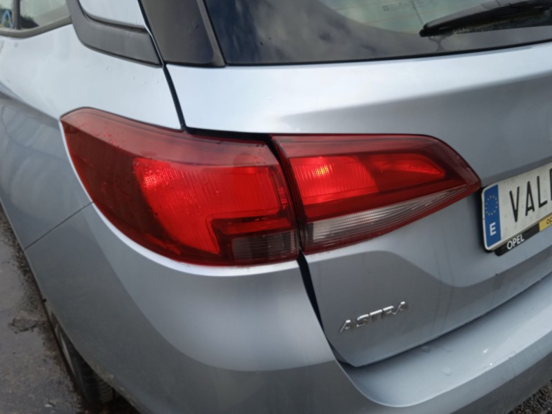 opel astra k sports tourer (b16) del año 2017