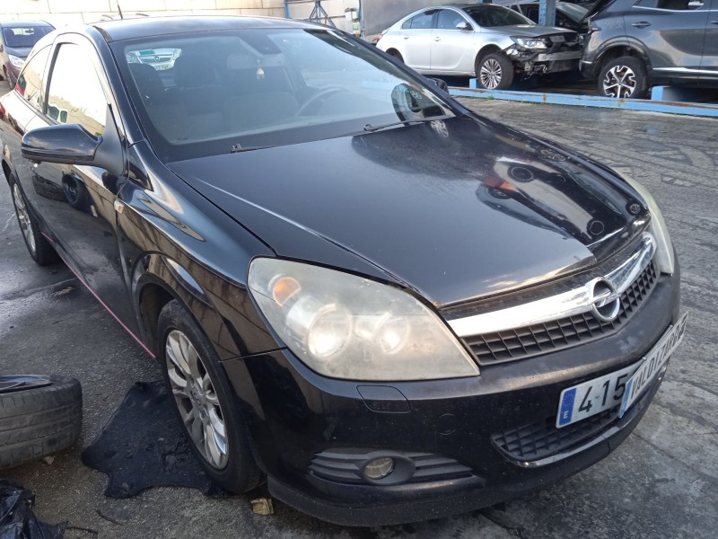 opel astra h gtc (a04) del año 2010