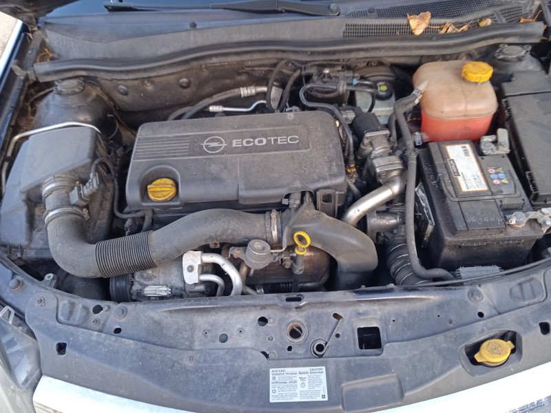opel astra h gtc (a04) del año 2010