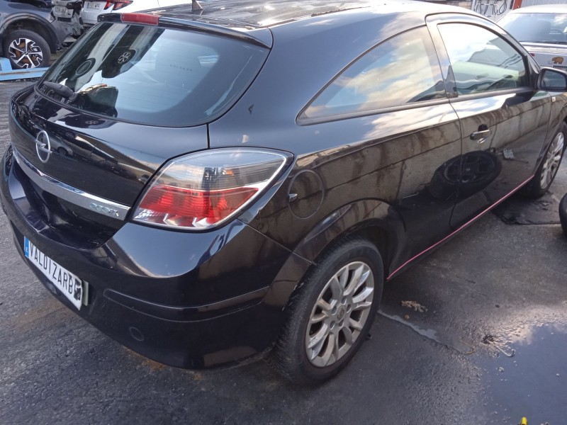 opel astra h gtc (a04) del año 2010