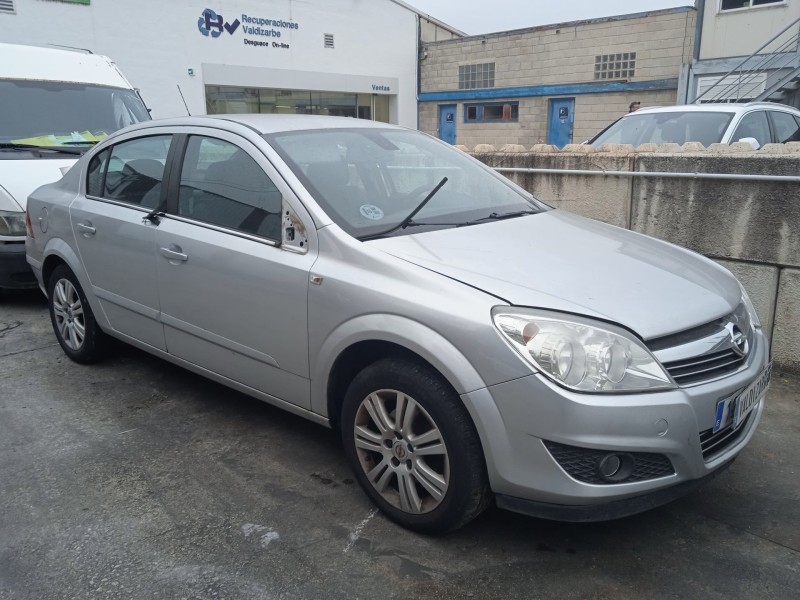 opel astra h sedán (a04) del año 2011