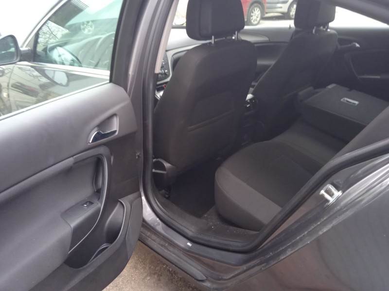 opel insignia a (g09) del año 2011