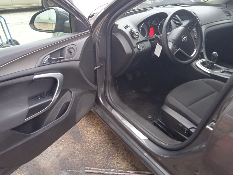 opel insignia a (g09) del año 2011