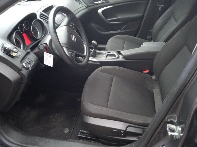 opel insignia a (g09) del año 2011