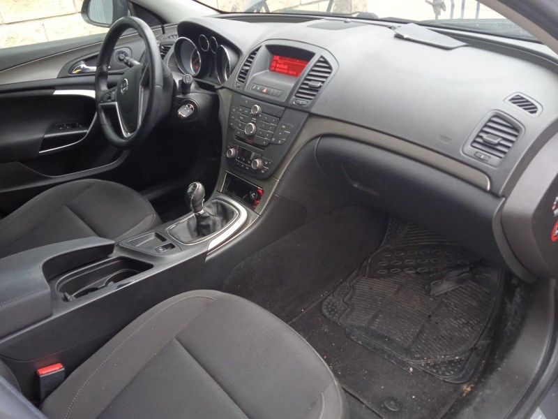 opel insignia a (g09) del año 2011