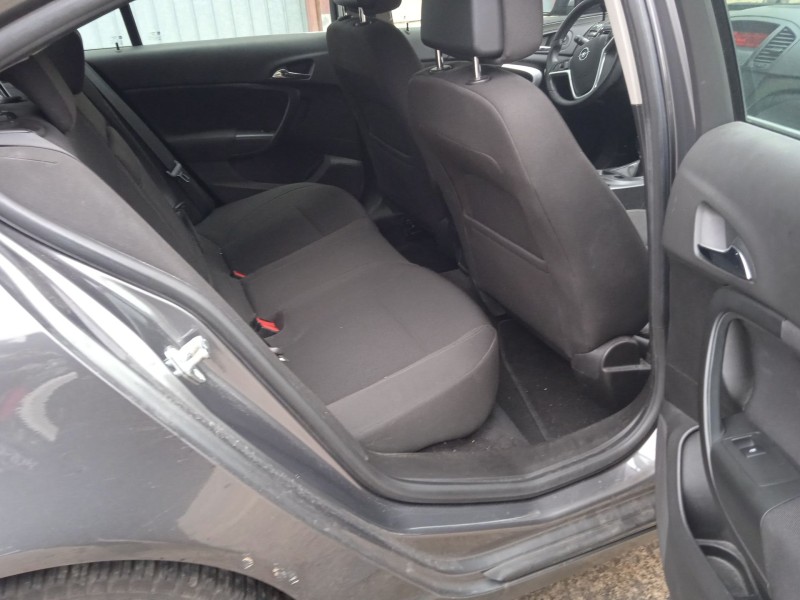 opel insignia a (g09) del año 2011