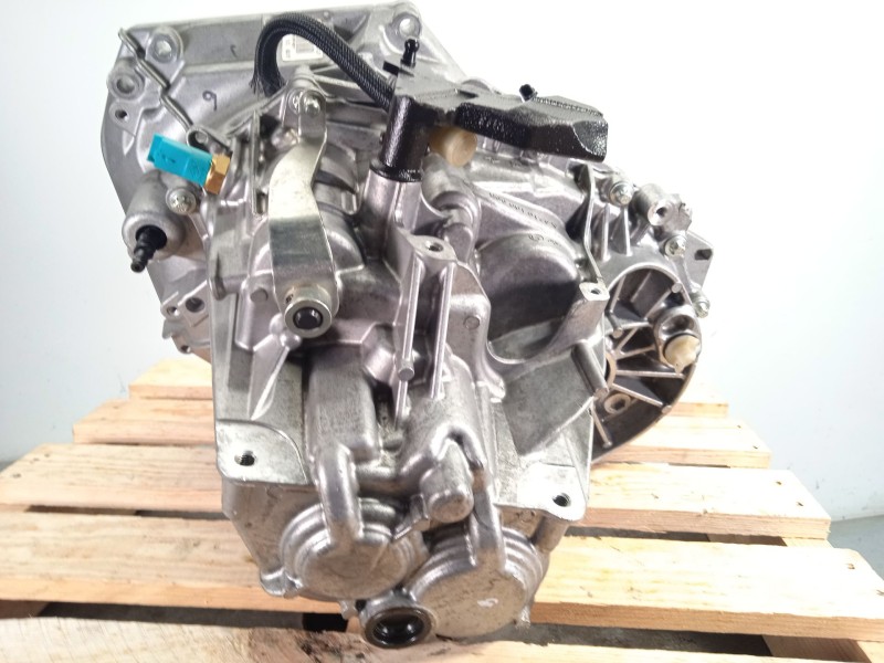 Recambio de caja cambios para dacia sandero iii 1.0 tce 100 referencia OEM IAM JT4016 320103789R 