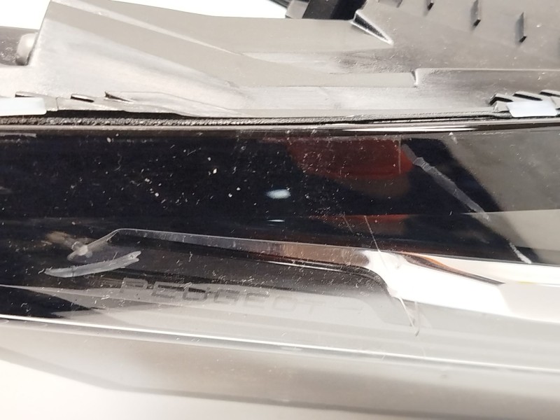 Recambio de piloto trasero izquierdo para peugeot 308 puretech 130 active pack referencia OEM IAM 9835299480  