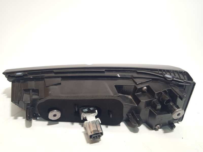 Recambio de piloto trasero derecho interior para peugeot 308 puretech 130 active pack referencia OEM IAM 9835300580  