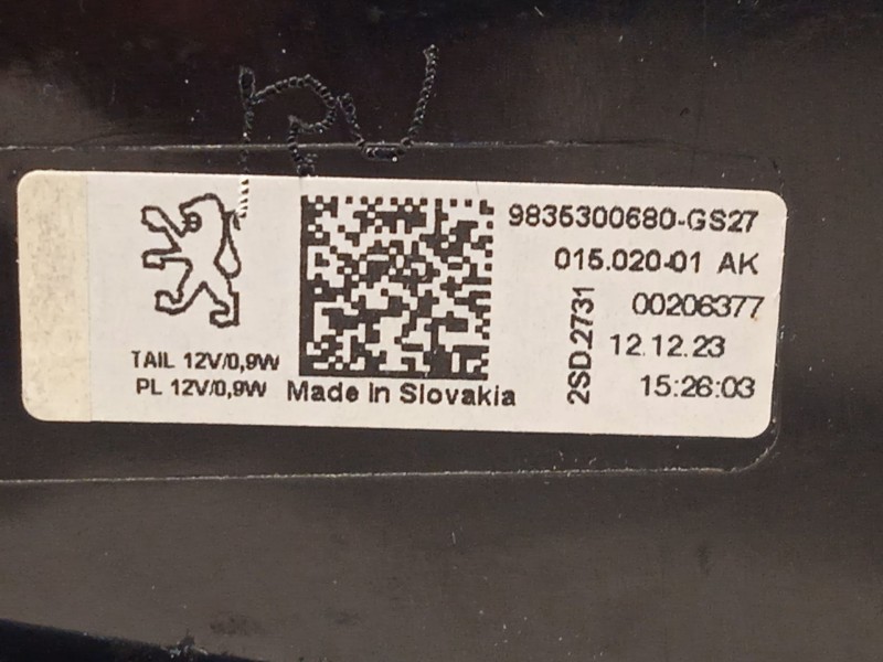 Recambio de piloto trasero izquierdo interior para peugeot 308 puretech 130 active pack referencia OEM IAM 9835300680  