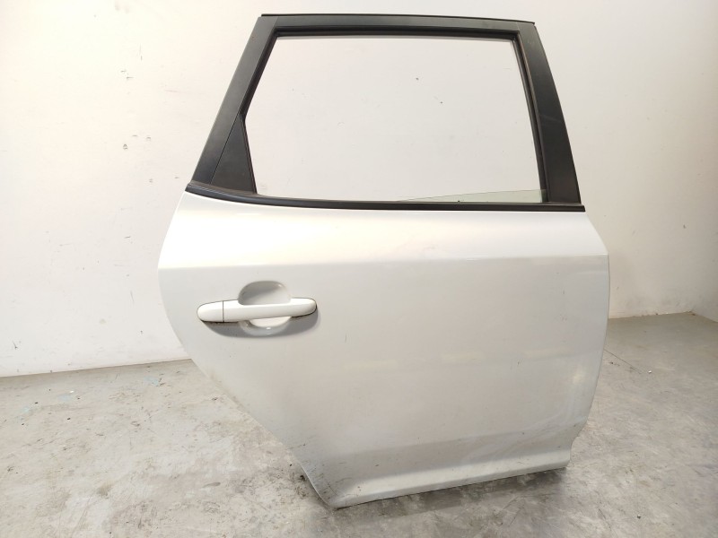 Recambio de puerta trasera derecha para kia cee´d hatchback (ed) 1.6 crdi 90 referencia OEM IAM 770041H000  
