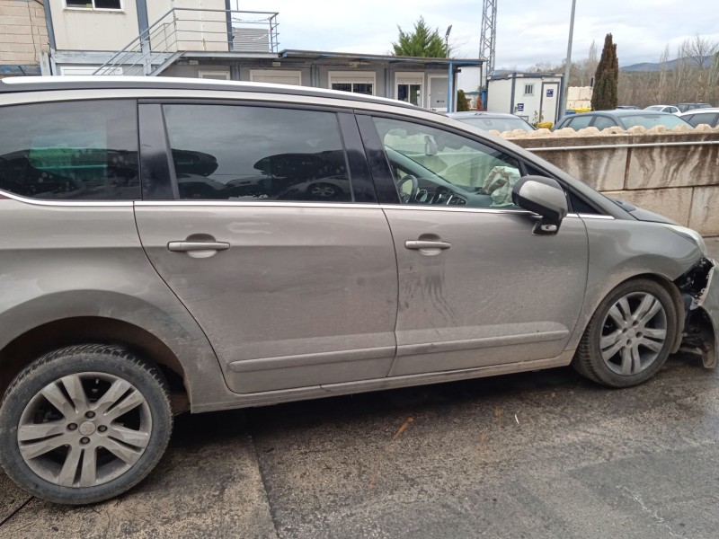 peugeot 5008 (0u_, 0e_) del año 2014