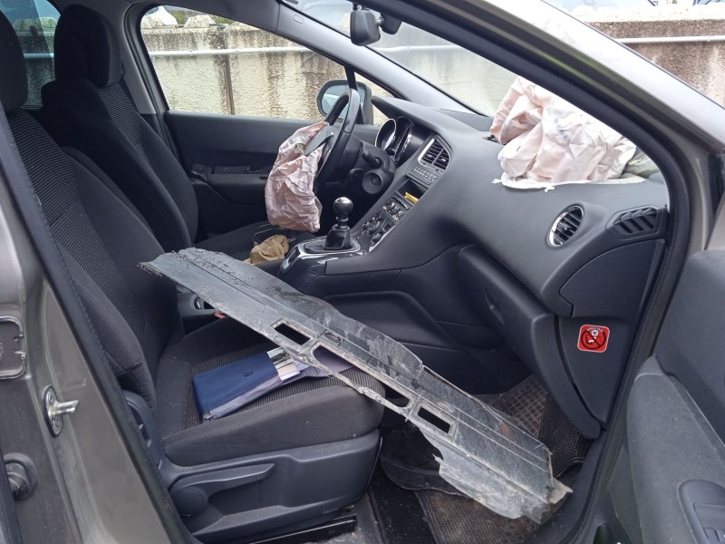 peugeot 5008 (0u_, 0e_) del año 2014