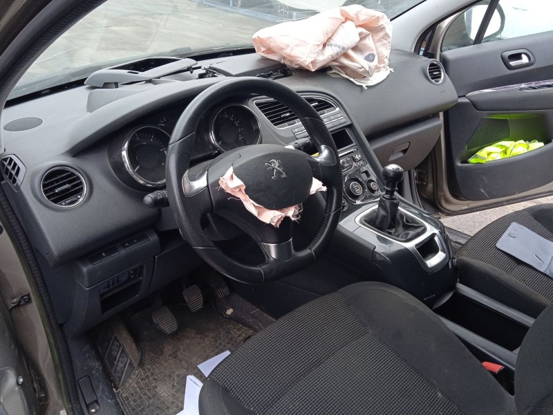 peugeot 5008 (0u_, 0e_) del año 2014