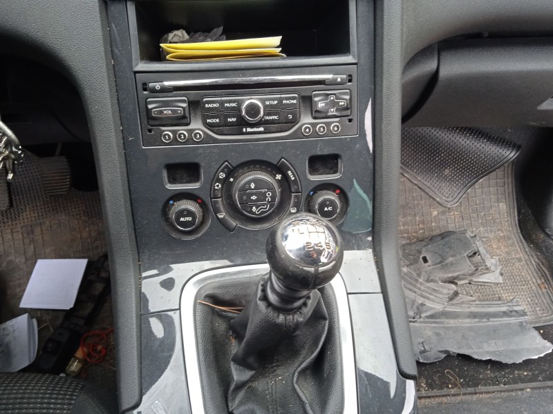 peugeot 5008 (0u_, 0e_) del año 2014