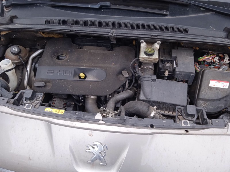 peugeot 5008 (0u_, 0e_) del año 2014