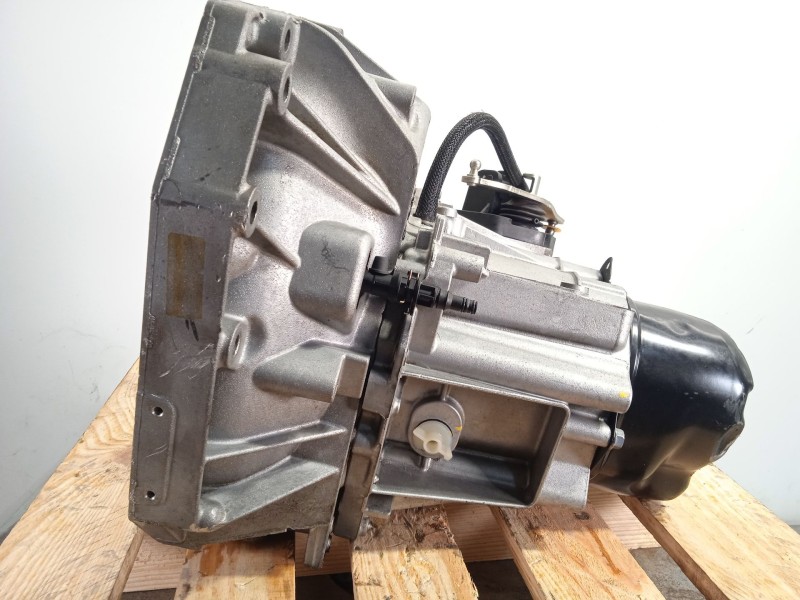 Recambio de caja cambios para dacia duster (hs_) 1.6 sce 115 referencia OEM IAM JR5084 320103723R 