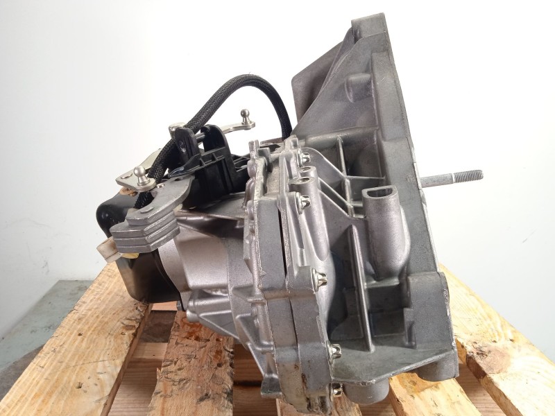 Recambio de caja cambios para dacia duster (hs_) 1.6 sce 115 referencia OEM IAM JR5084 320103723R 