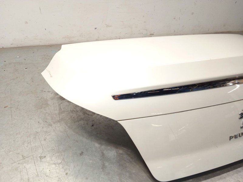 Recambio de tapa maletero para peugeot 508 i (8d_) 2.0 hdi referencia OEM IAM 8606A8 9808850580 