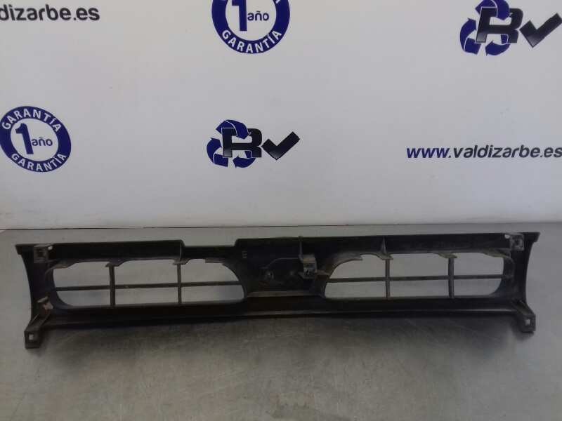 Recambio de rejilla delantera para nissan terrano/terrano.ii (r20) slx (3-ptas.) referencia OEM IAM   