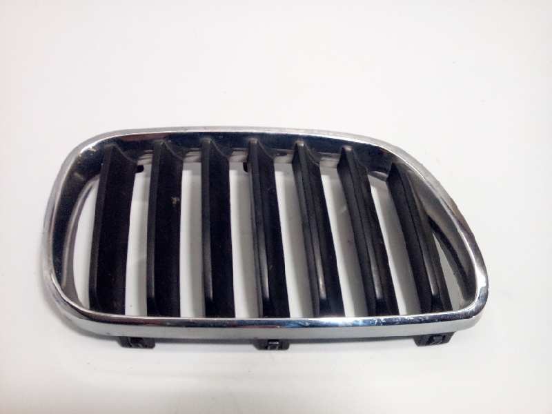 Recambio de rejilla paragolpes derecha para bmw x3 (e83) 2.0d referencia OEM IAM 51113420088  