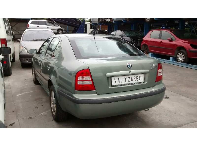 skoda octavia berlina (1u2) del año 2002