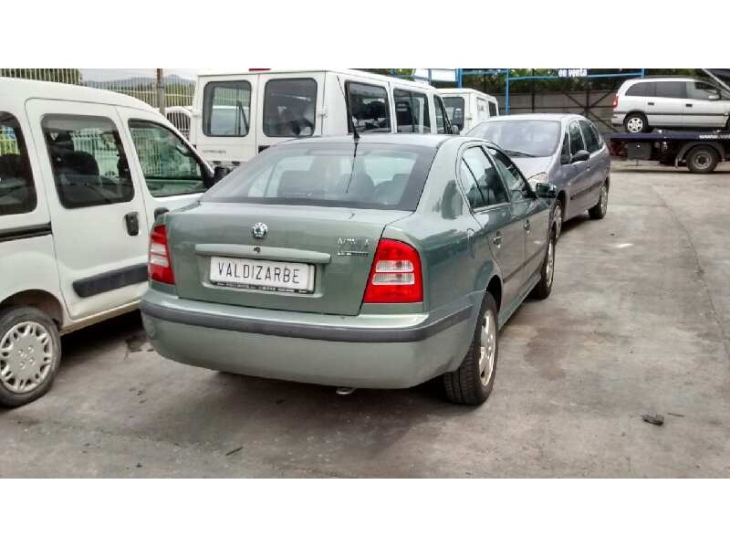 skoda octavia berlina (1u2) del año 2002