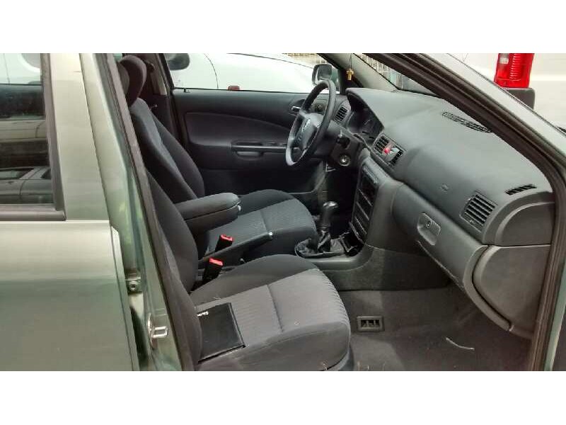 skoda octavia berlina (1u2) del año 2002