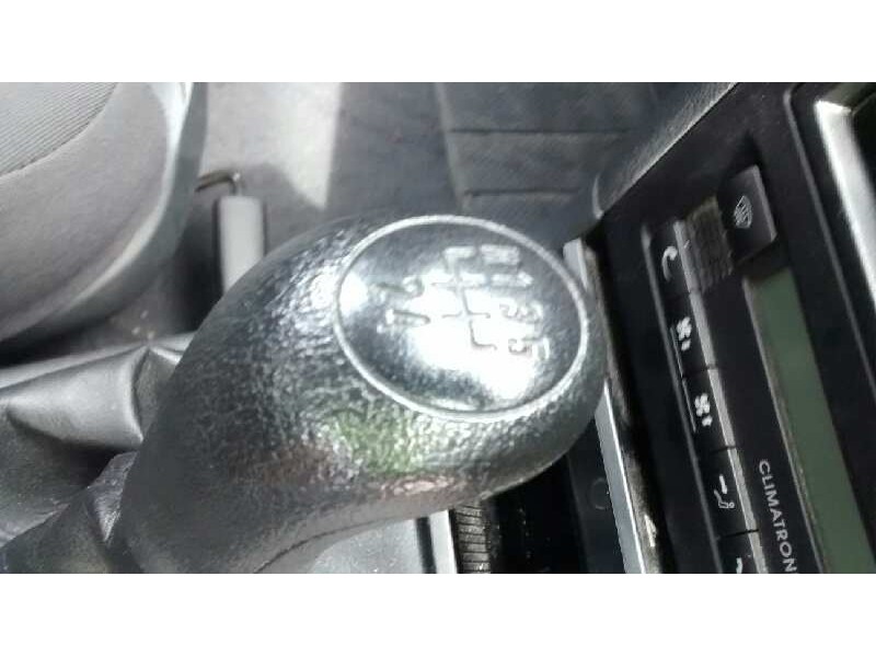 skoda octavia berlina (1u2) del año 2002