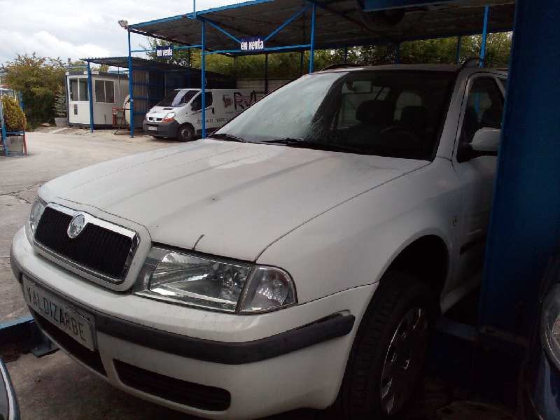 skoda octavia combi (1u5) del año 2001