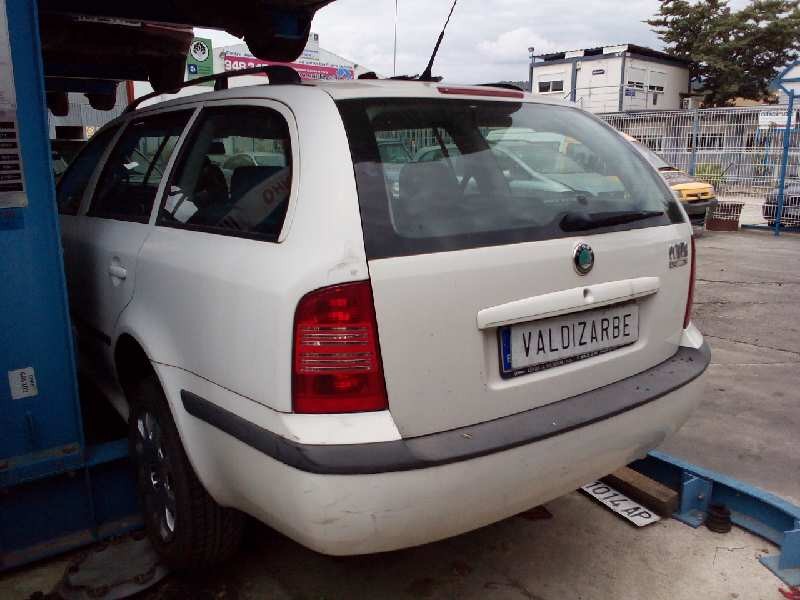 skoda octavia combi (1u5) del año 2001
