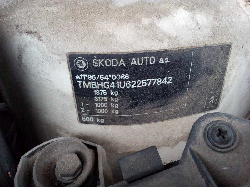 skoda octavia combi (1u5) del año 2001