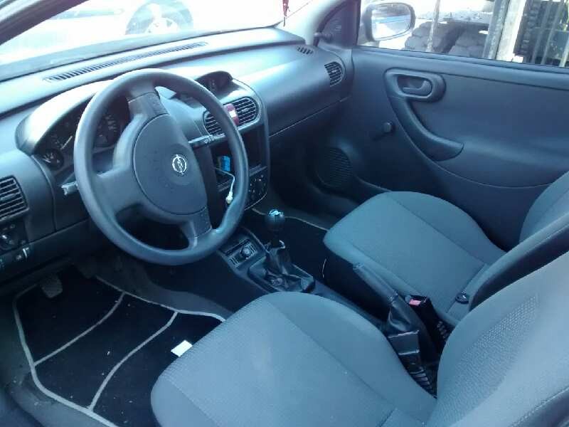 opel corsa c del año 2003