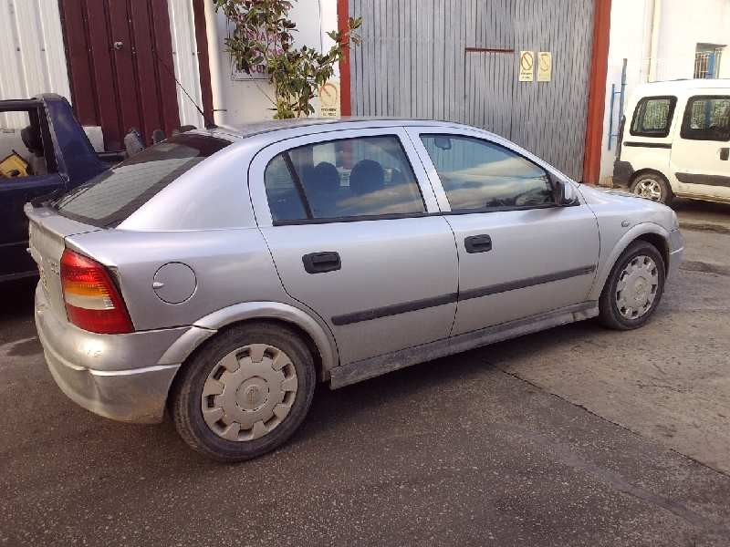 opel astra g berlina del año 2002