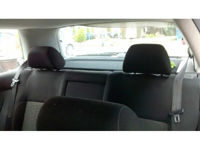 volkswagen golf iv berlina (1j1) del año 2001