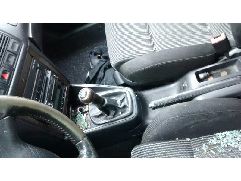 volkswagen golf iv berlina (1j1) del año 2001