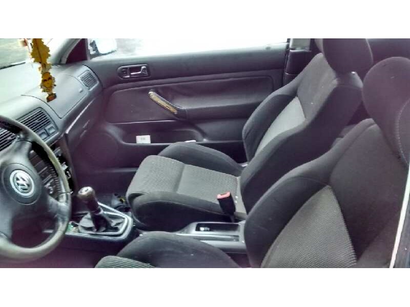 volkswagen golf iv berlina (1j1) del año 2001