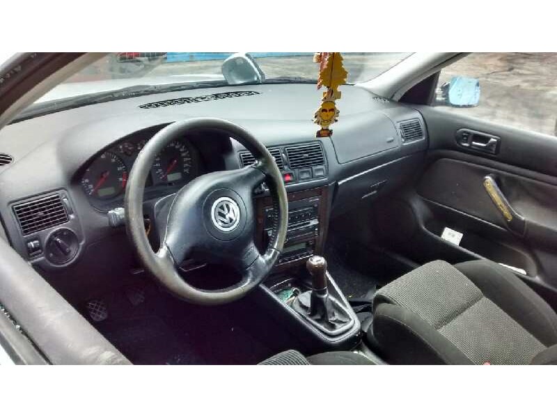 volkswagen golf iv berlina (1j1) del año 2001