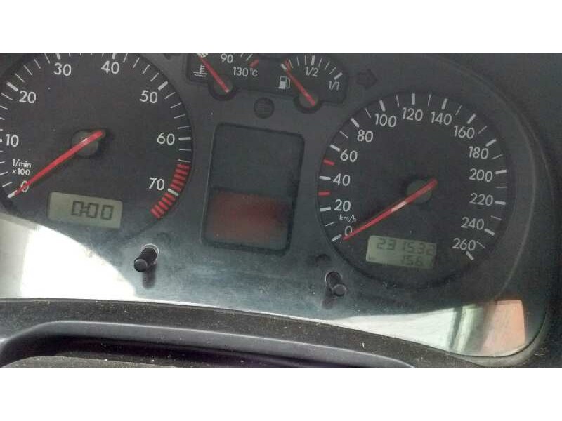 volkswagen golf iv berlina (1j1) del año 2001