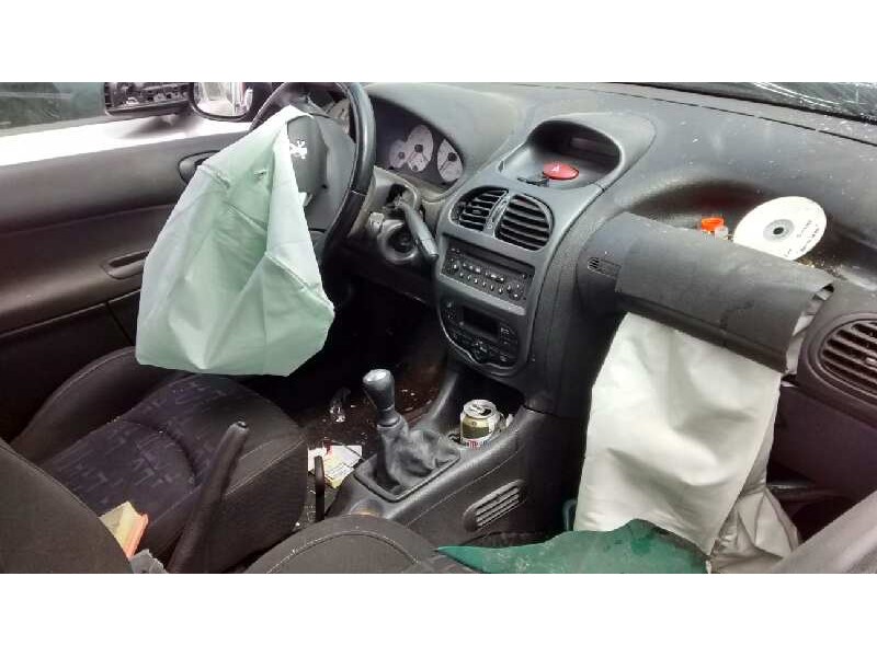 peugeot 206 berlina del año 2003