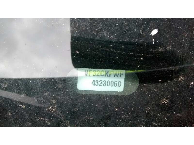 peugeot 206 berlina del año 2003