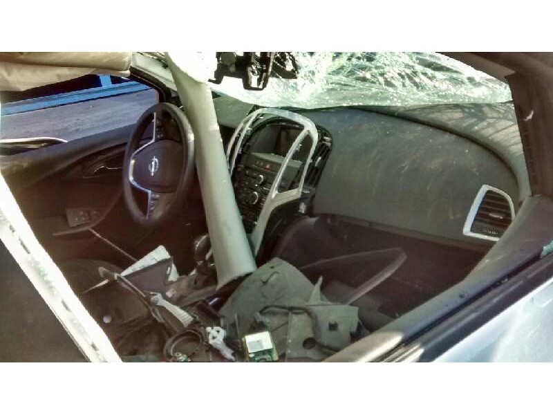 opel astra j lim. del año 2015