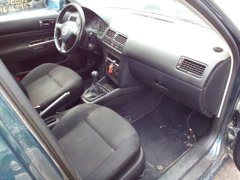 volkswagen bora berlina (1j2) del año 2001