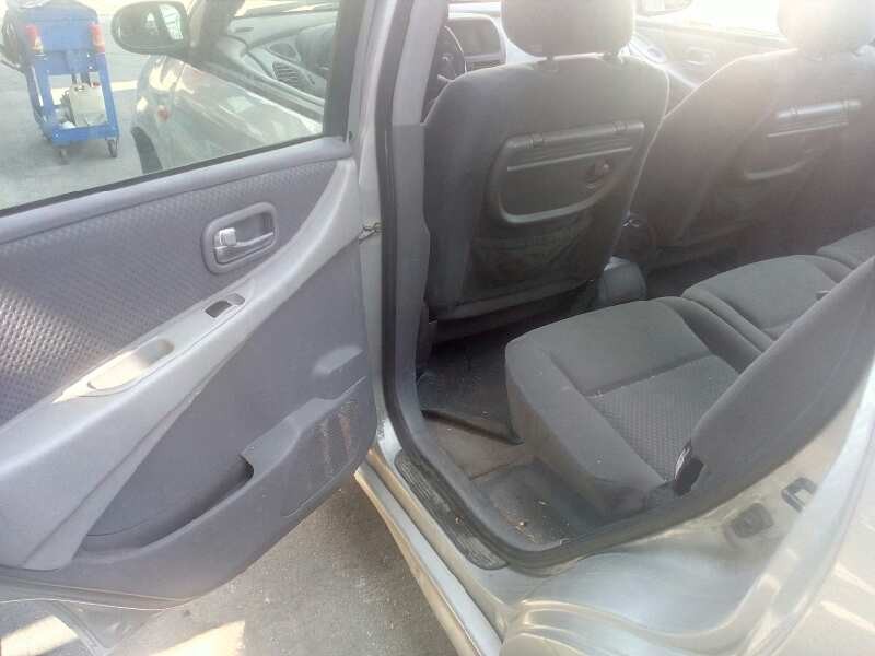 nissan almera tino (v10m) del año 2005