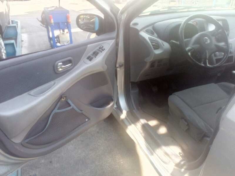 nissan almera tino (v10m) del año 2005