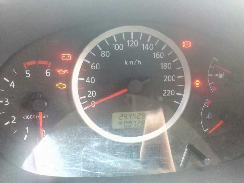 nissan almera tino (v10m) del año 2005