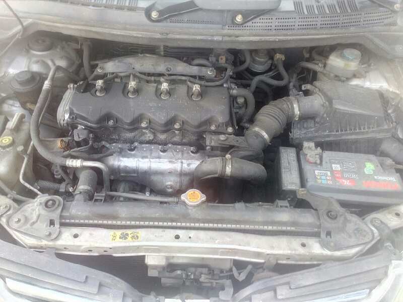 nissan almera tino (v10m) del año 2005